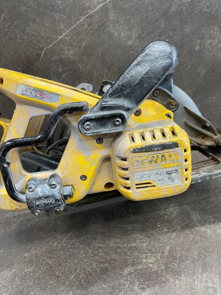 Dewalt Worm Drive Style Circular Saw DCS577