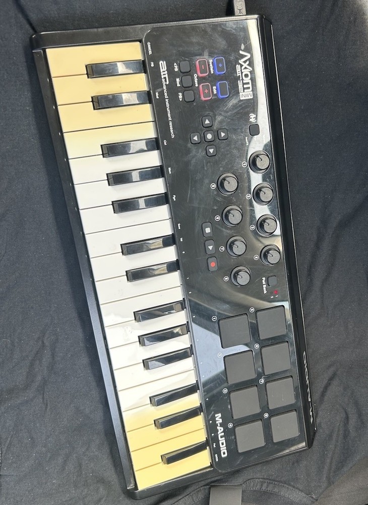 M-Audio Axiom Air Mini 32-Key MIDI Keyboard Controller with Pads, Knobs, USB