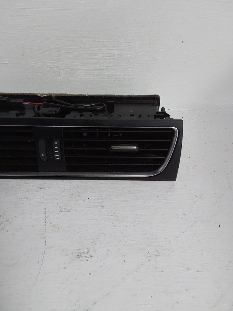 2011 AUDI A4 DASH AIR VENT (P5542)