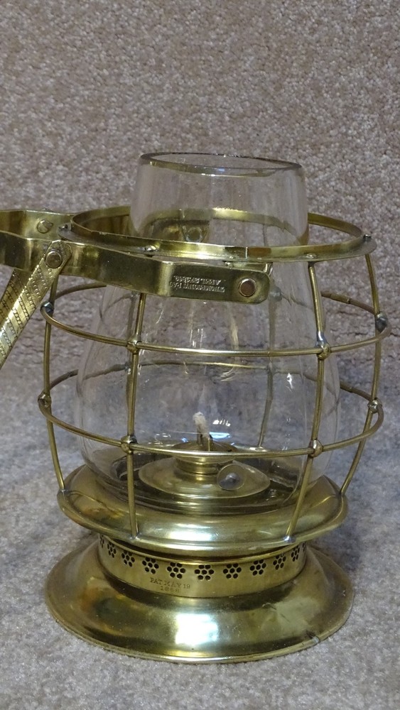PETER GRAY & SONS RAILROAD CONDUCTOR LANTERN (C4)