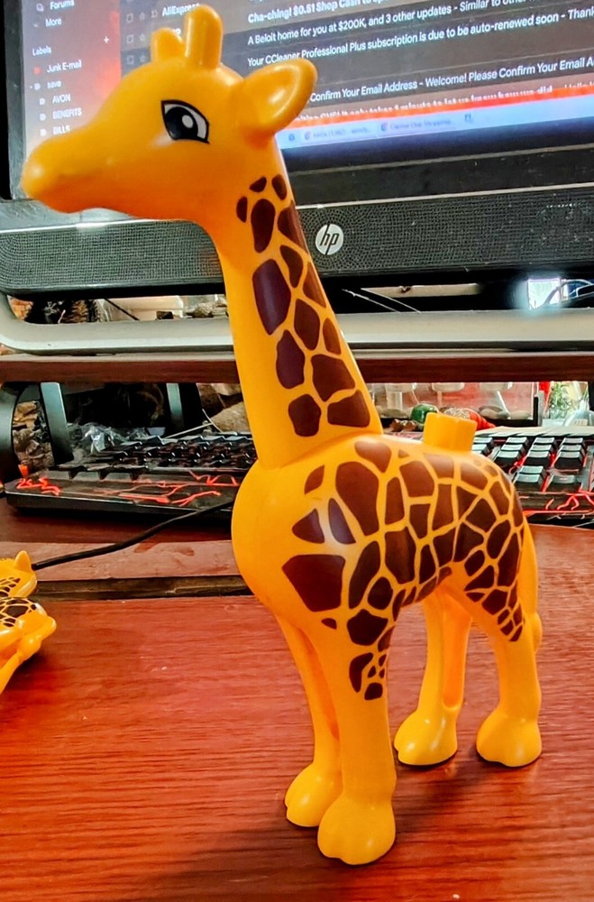 Duplo Size Giraffe