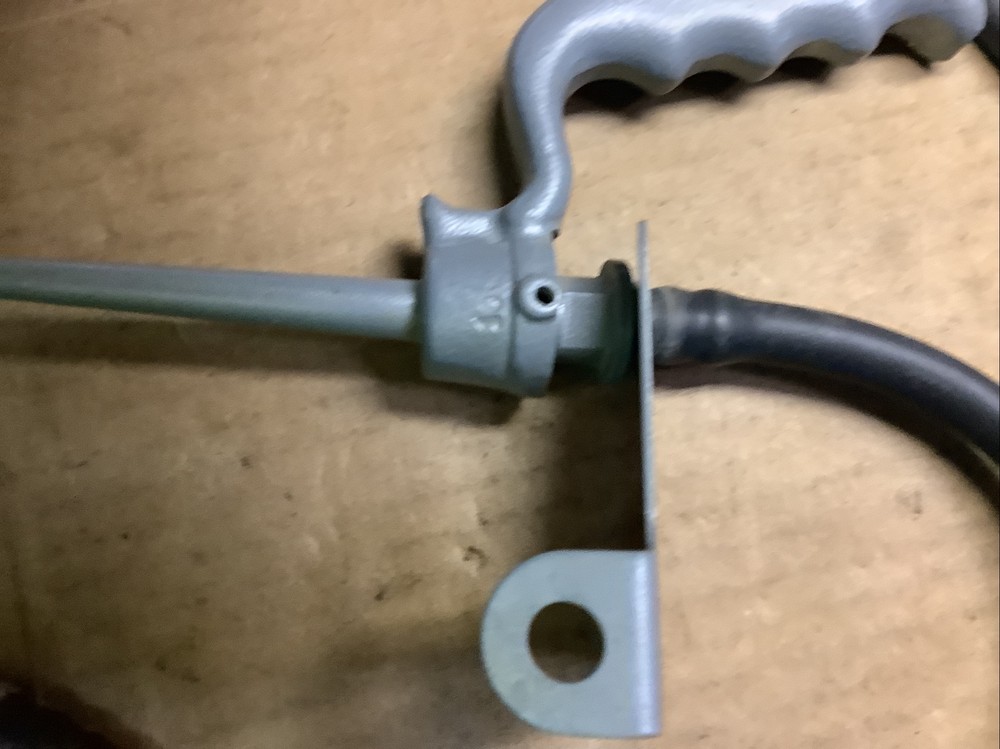 D513 Oiler Handle And Hose