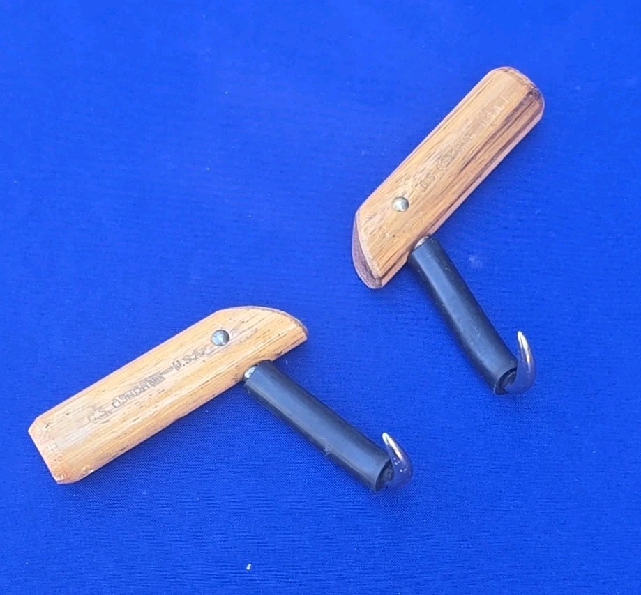 C.S. Osborne Left/Right Coffee Burlap Hooks