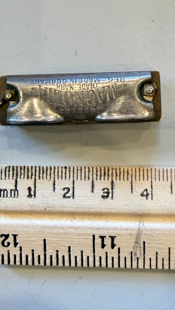 Harmonica mangolia 1930'miniature 5 hole works great