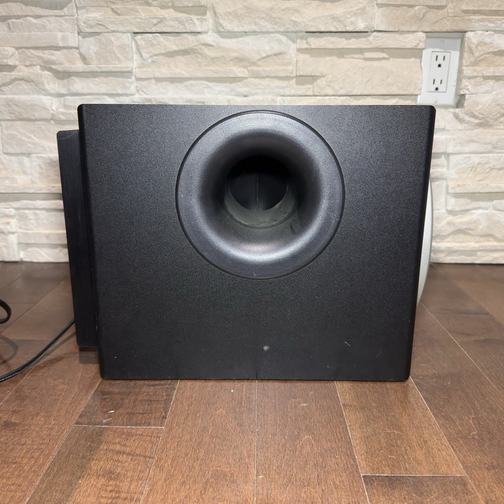Logitech Z-560 Surround Sound System 5.1 THX Certified