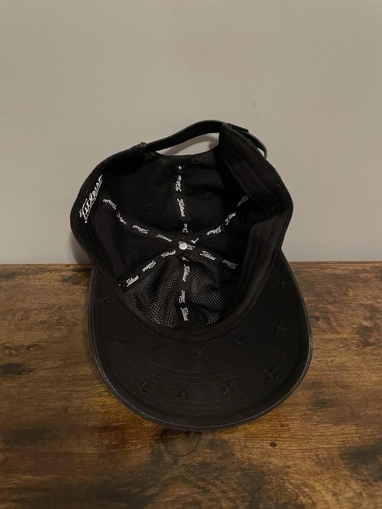 Titleist Hat Adjustable Black Strapback Golf Cap (H2)