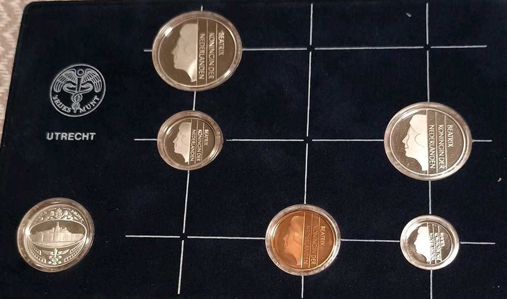1985 Netherlands Proof Set with Silver Year Medallion