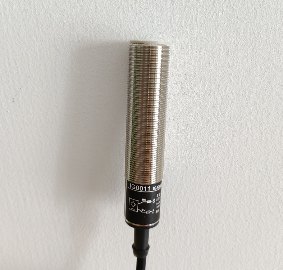 For IFM IG0011 Inductive Sensor 20...250 AC/DC New