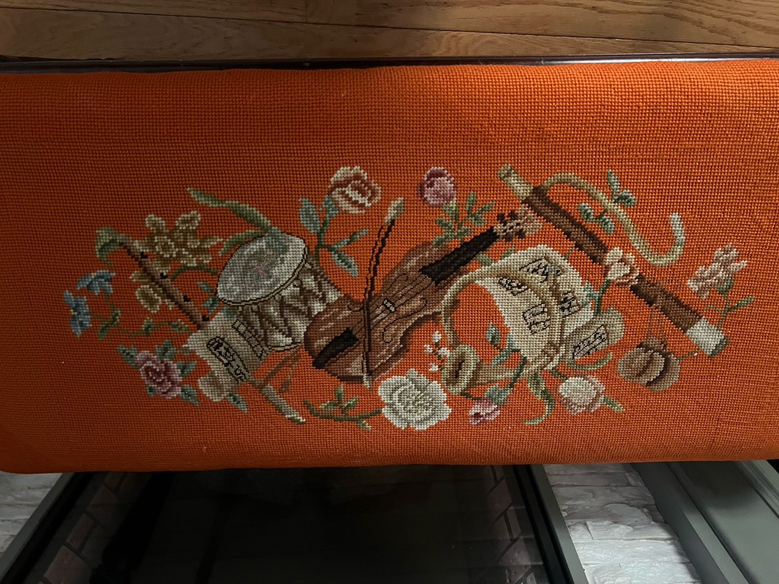 Aeolian Co Joseph Shale Div A40 Mahogany Piano Bench Needlepoint Top Vintage