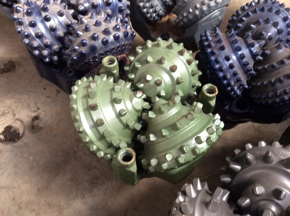 17 1/2 Smith button bits .