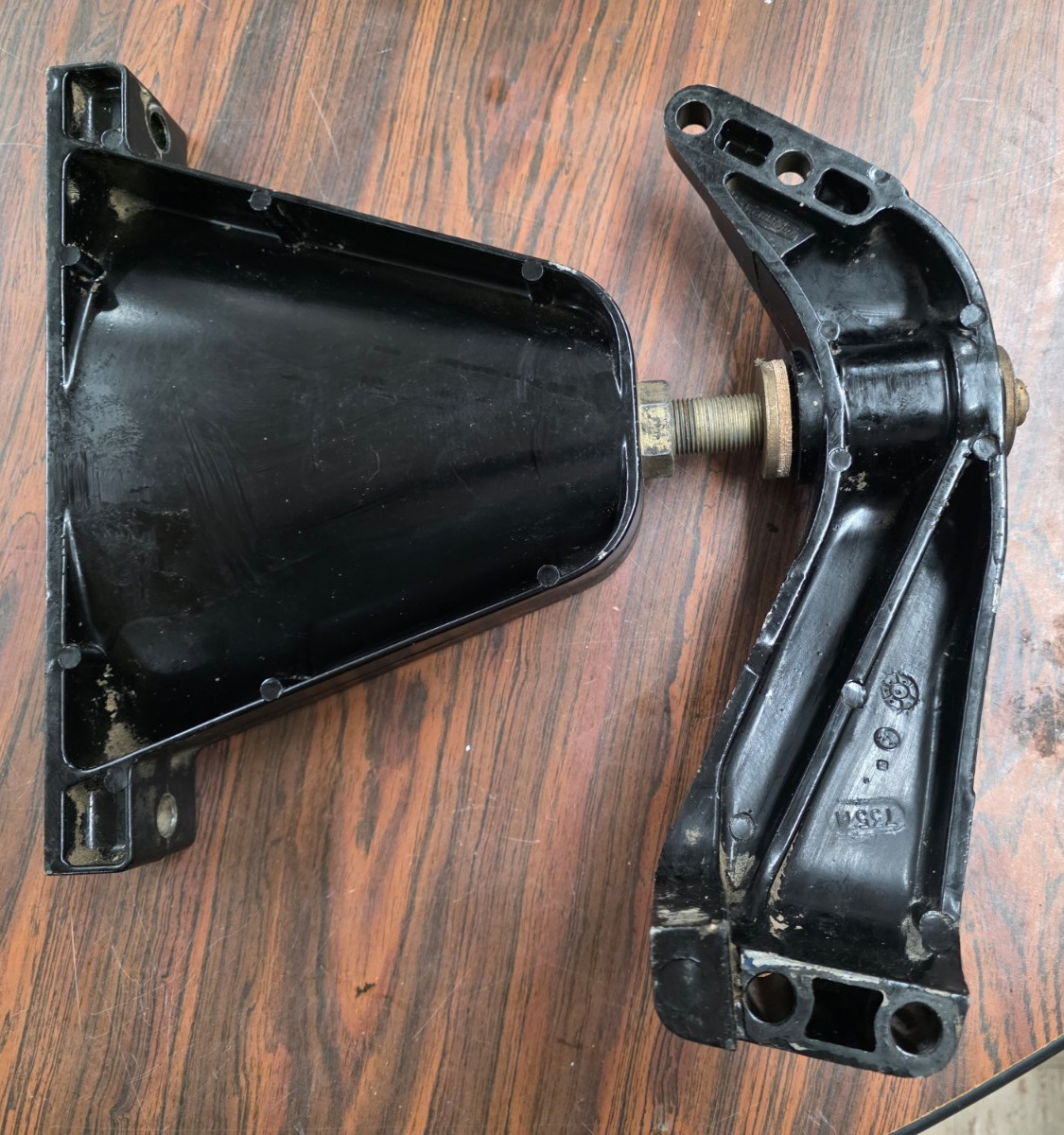 Mercruiser 73571A2 32778 Front Motor Engine Mount 2.5 3.0 120 & 140 Stern Drive