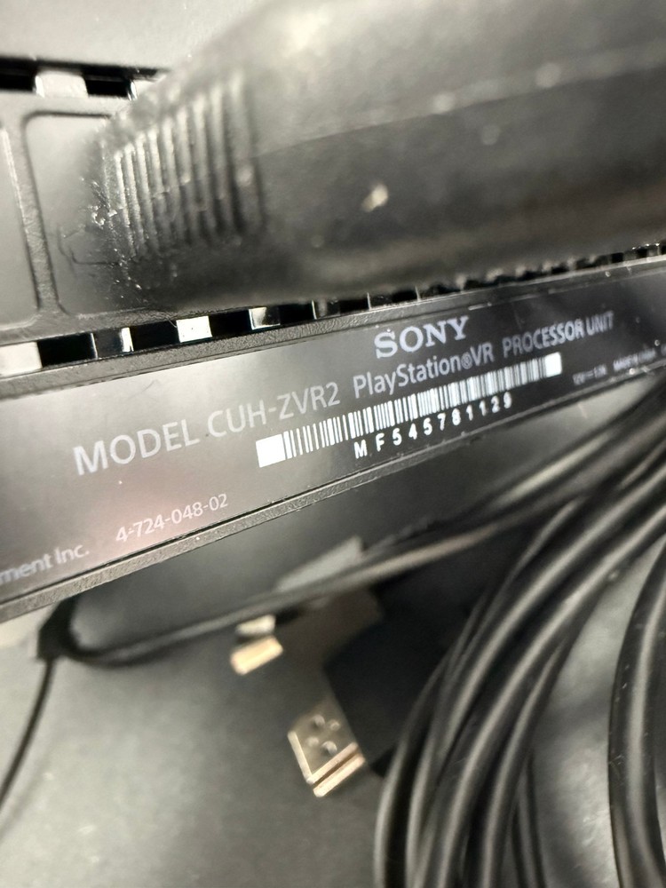 Sony PlayStation VR PS4 Bundle CUH-ZVR2 Headset Set + Motion Controllers