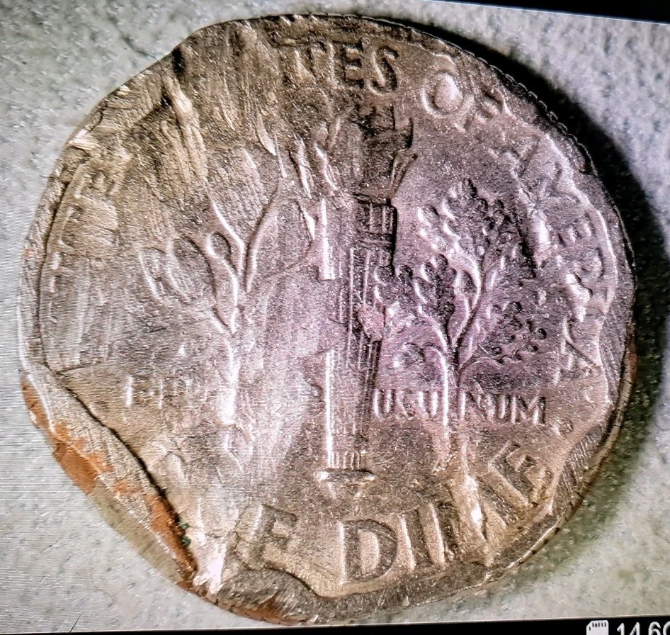 STRIKE ERROR? EXTRA WEIGHT?WEAK FEATURES? ALL MINT ERRORS? 2011 D US DIME #603