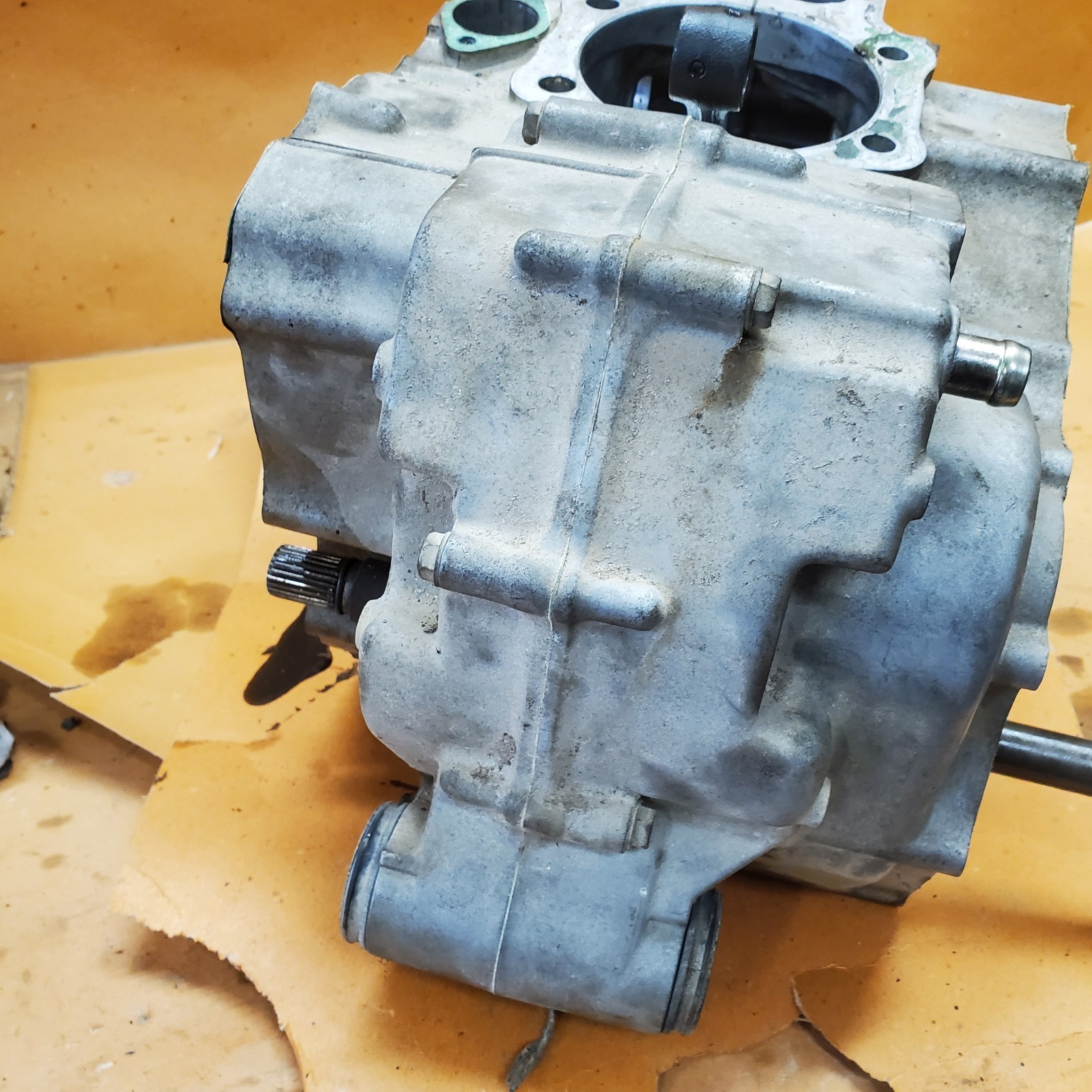 1997 Honda Foreman 400 4x4 Engine Motor Block Crank Case Crankcase Shaft Bottom