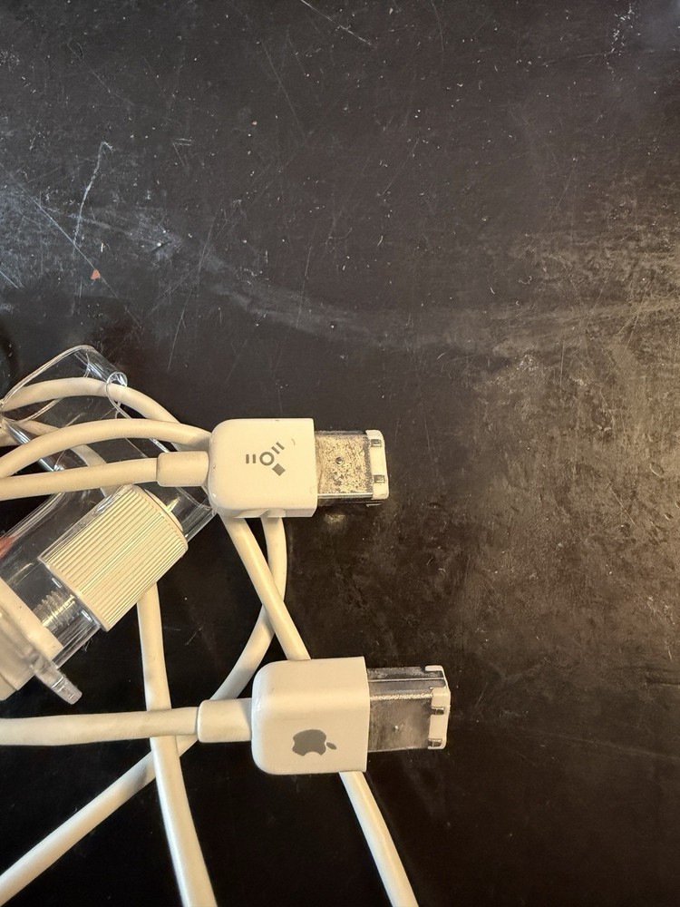 Apple iSight External FireWire Web Camera A1023, with Stand Cable Case - Works