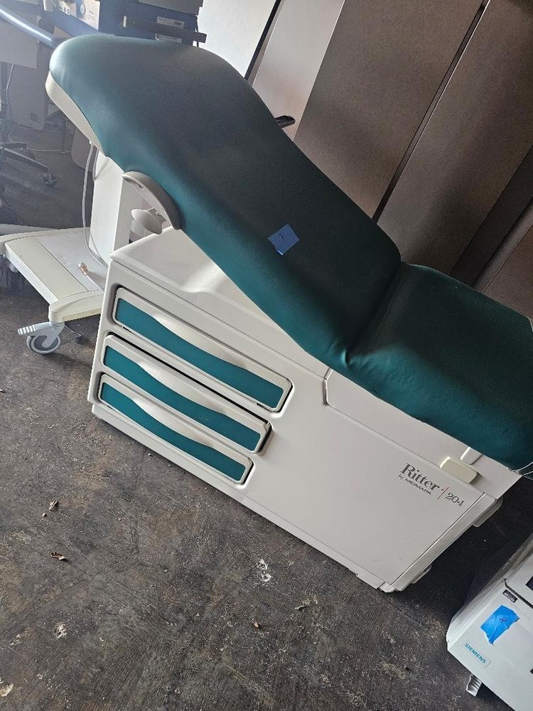 Midmark Ritter 204 Exam Table