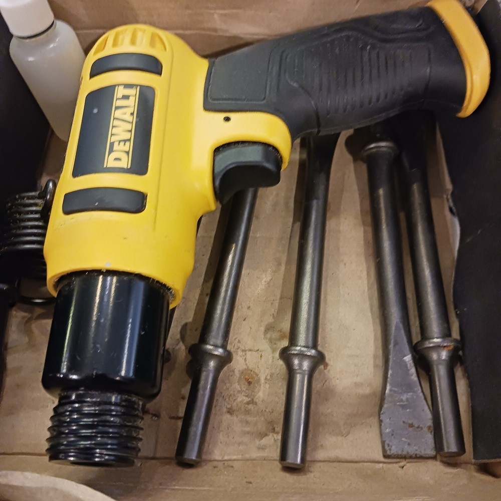 Dewalt Air Chisel Hammer .new Dwmt70785