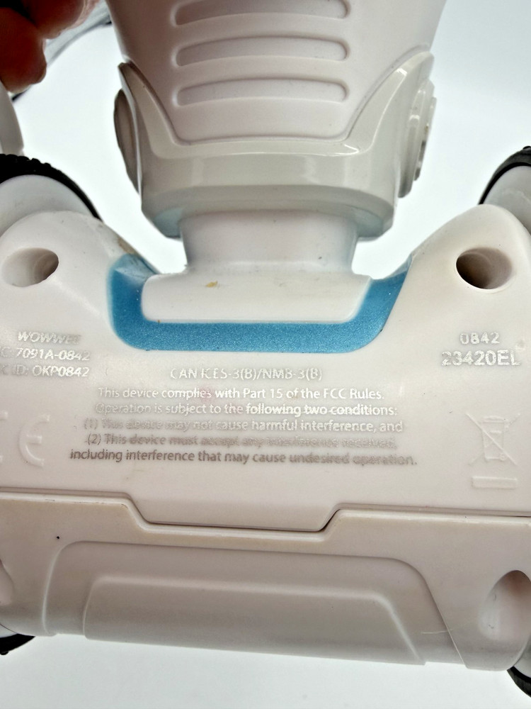 MiP Robot Arcade WOWWEE Model: 0842 Robot by Bluetooth App Control ROBOT ONLY