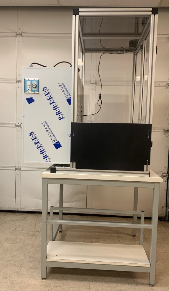 laminar flow hood with table