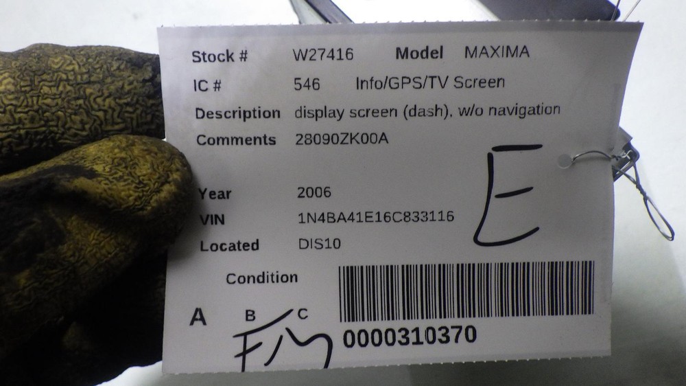 06 NISSAN MAXIMA Info Screen 28090ZK00A