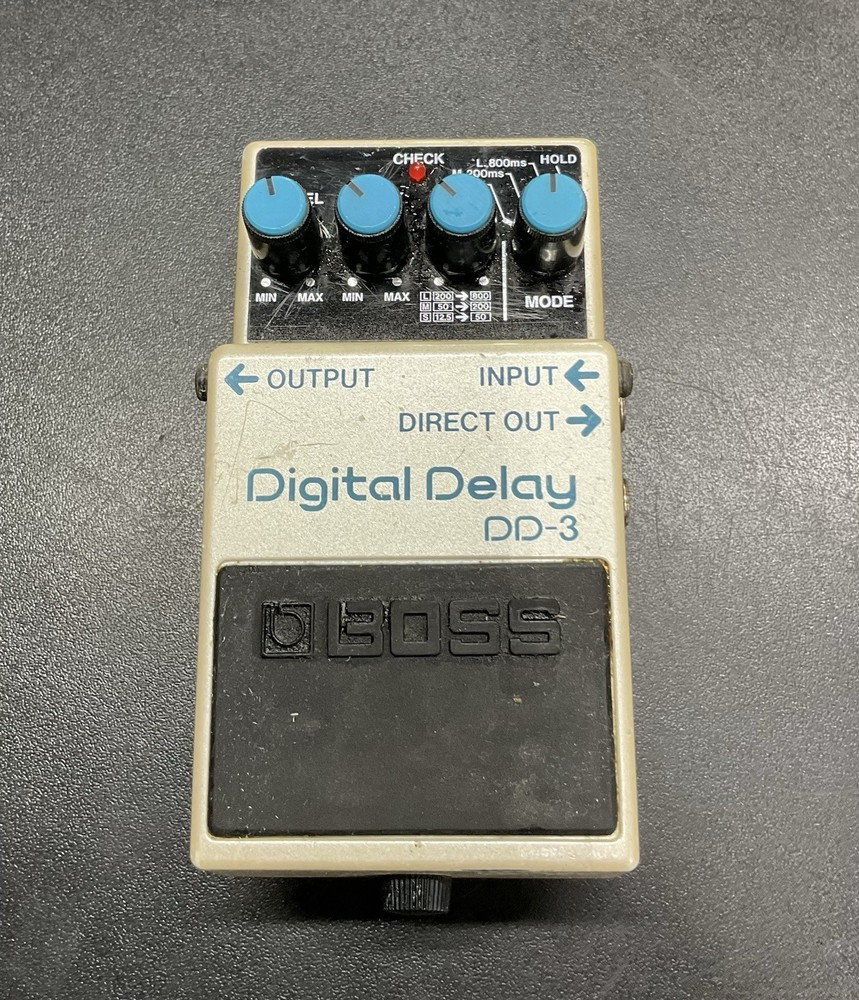 Boss (DD-3) Digital Delay Guitar Effect Pedal