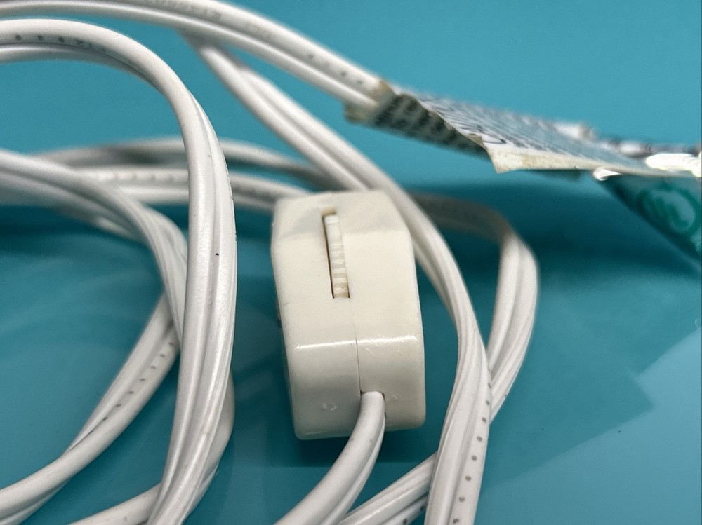 Replacement Blow Mold C7 Light Cord Set Clip-in Socket Molded Plug W/switch 6 Ft