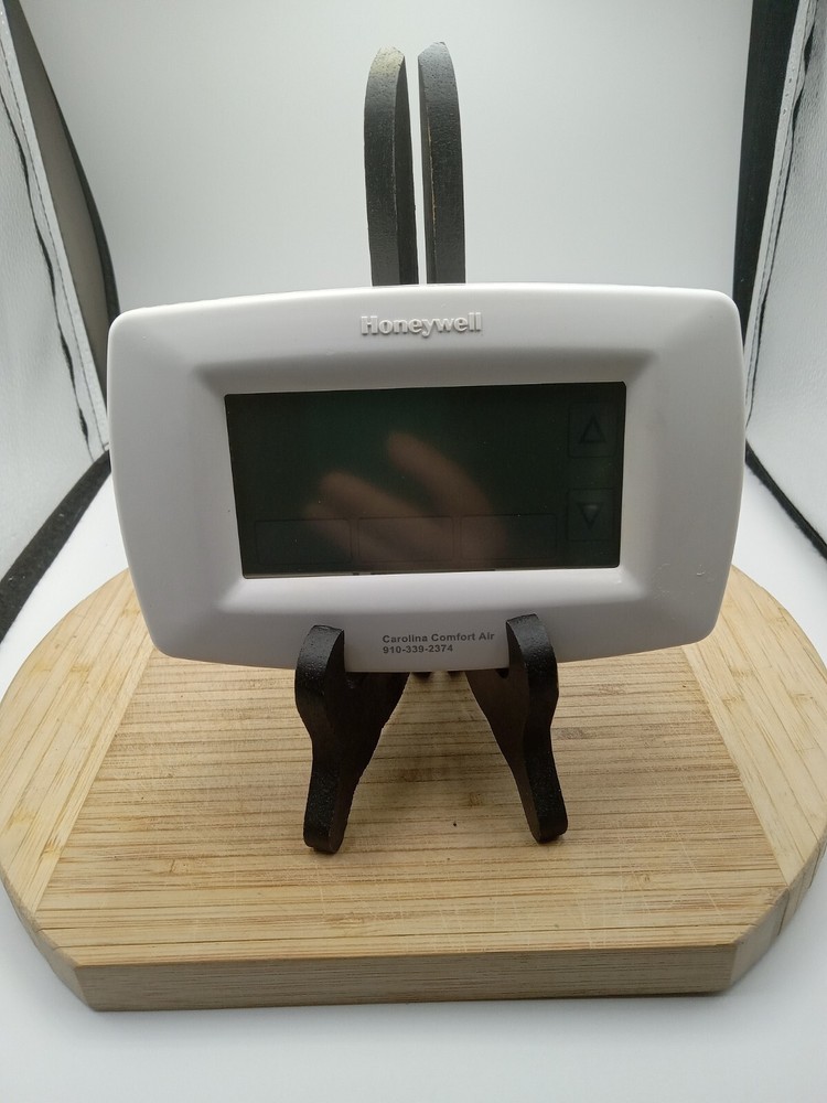Honeywell TH7220U1035 7 Day Touchscreen Programable Illuminated Thermostat Paint