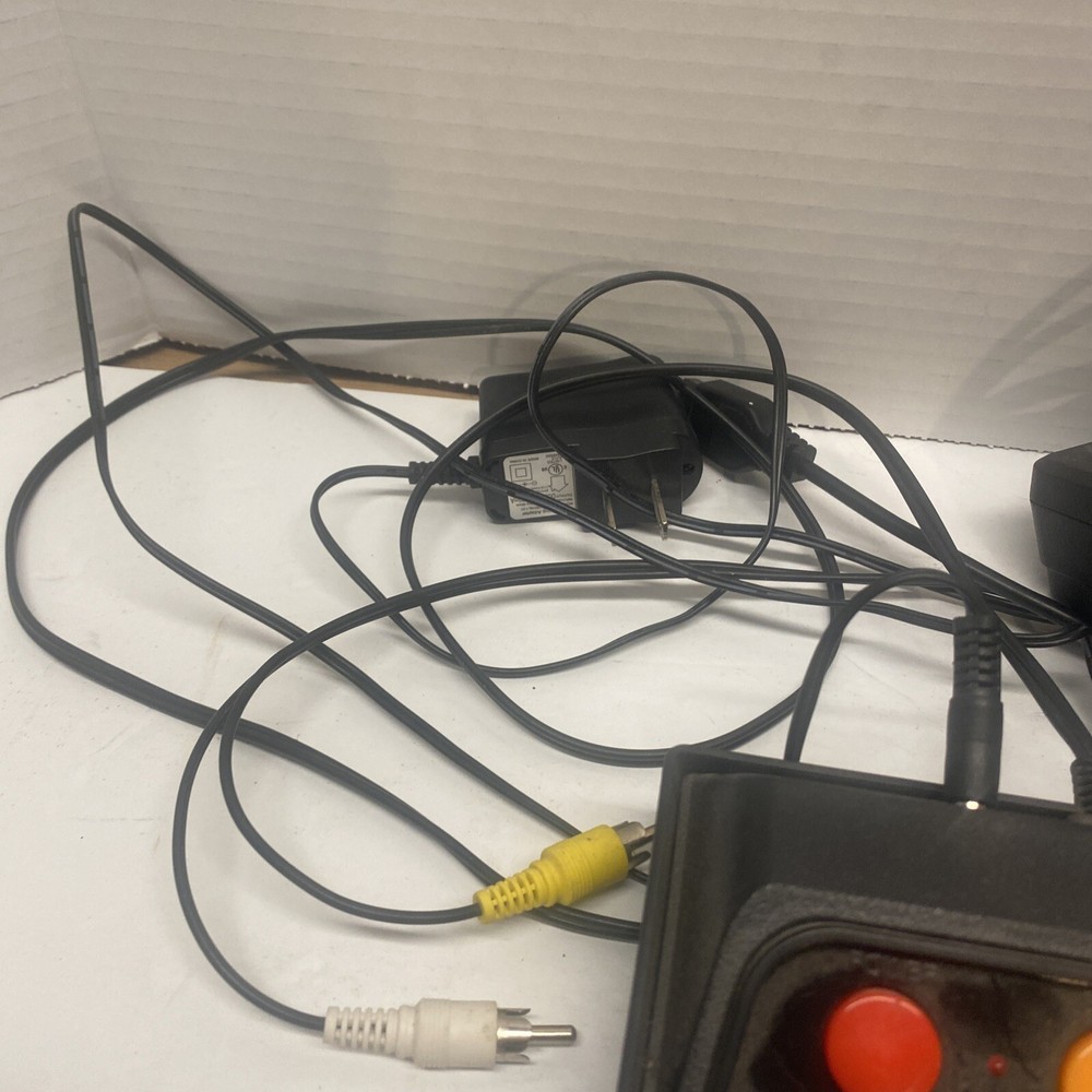 Atari Flashback 8- 105 games built in - AR3200- 2017