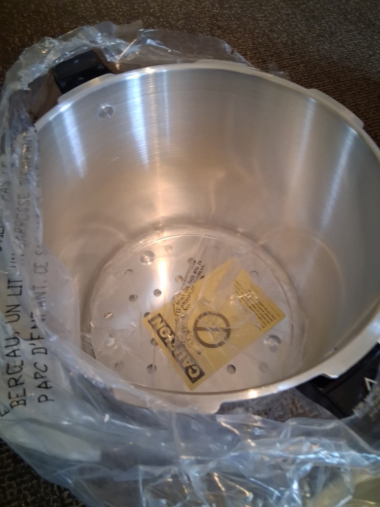 Presto 23-Quart Pressure Canner 01781