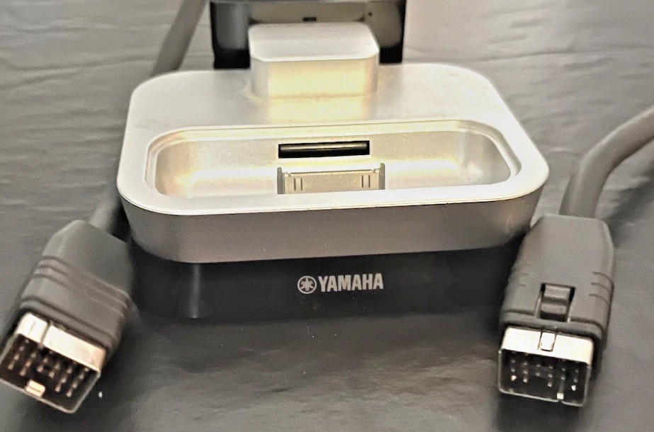 🎼 Yamaha iPhone iPod Dock Bluetooth Enabled Docking Station