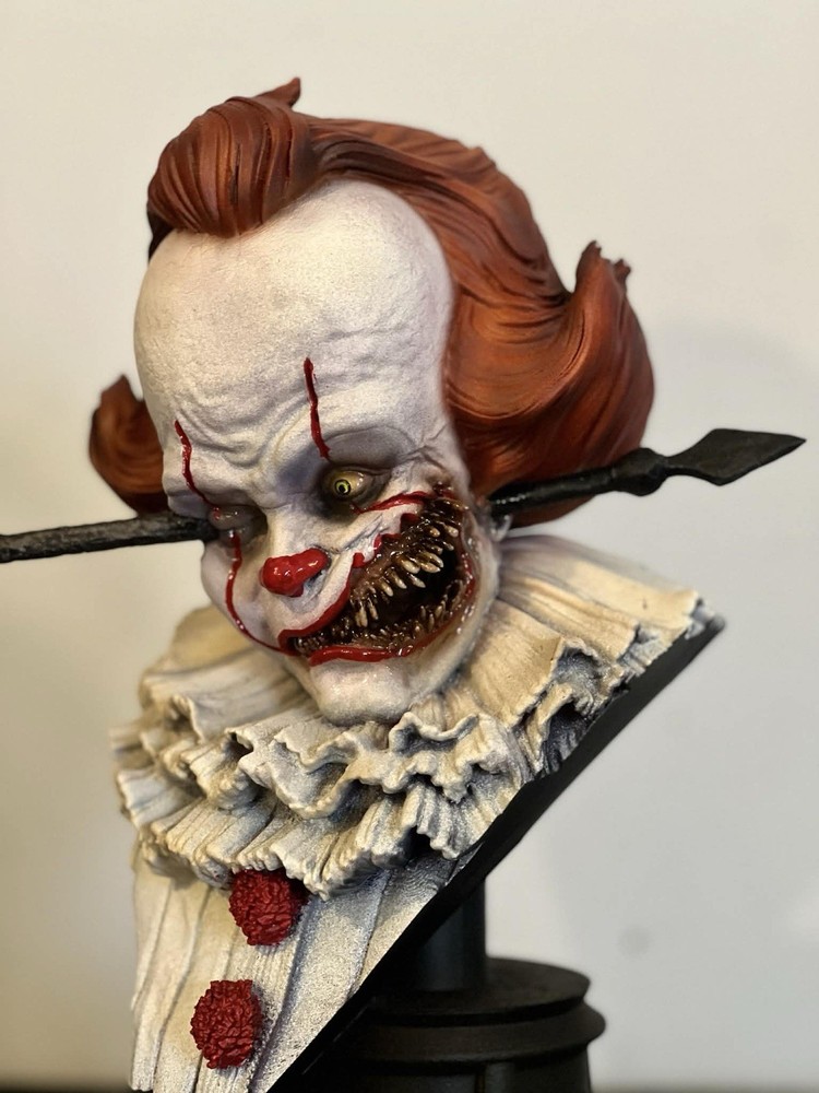 IT Pennywise Clown Horror Bust Statue prop figure