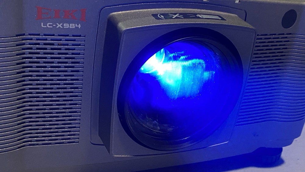 Eiki LC-X984 Digital Multimedia LCD Projector