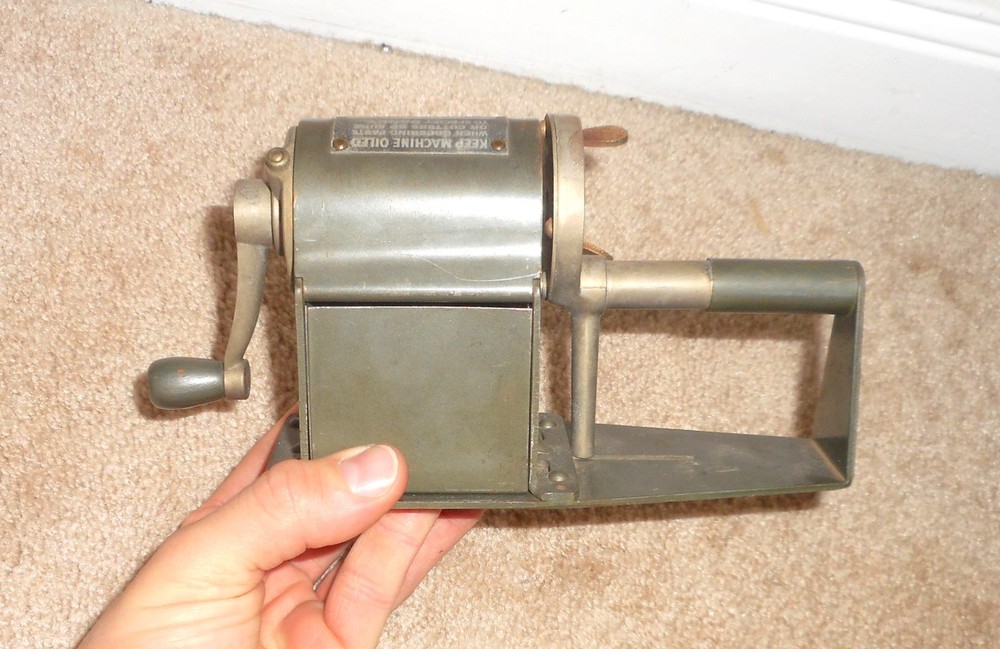 GREAT VINTAGE APSCO DANDY PENCIL SHARPENER