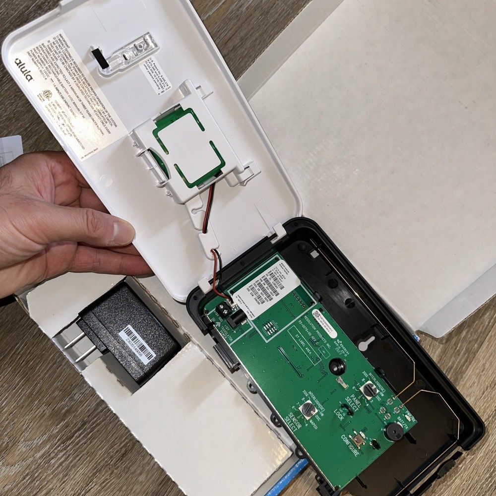 Alula RE524X Universal Wireless Translator