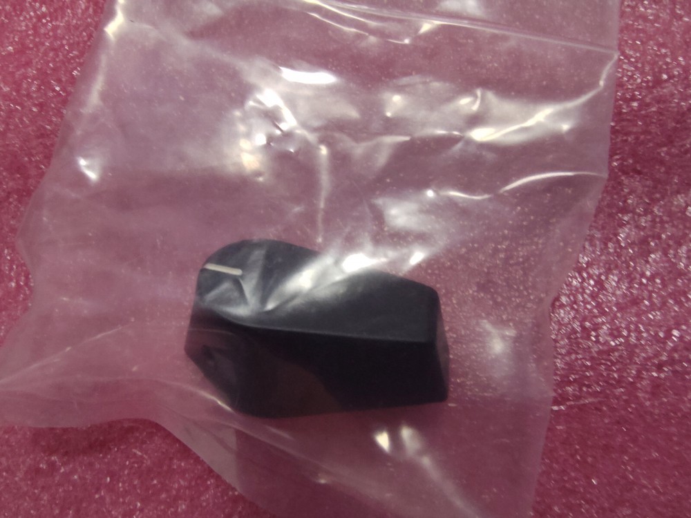 MS90120-2B01 CONTROL KNOB