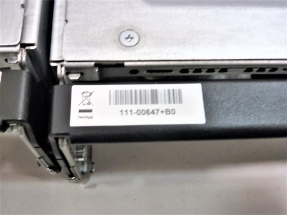 NetApp FAS3240 Controller IOXM Expansion Module 111-00693 & 111-00647 Set