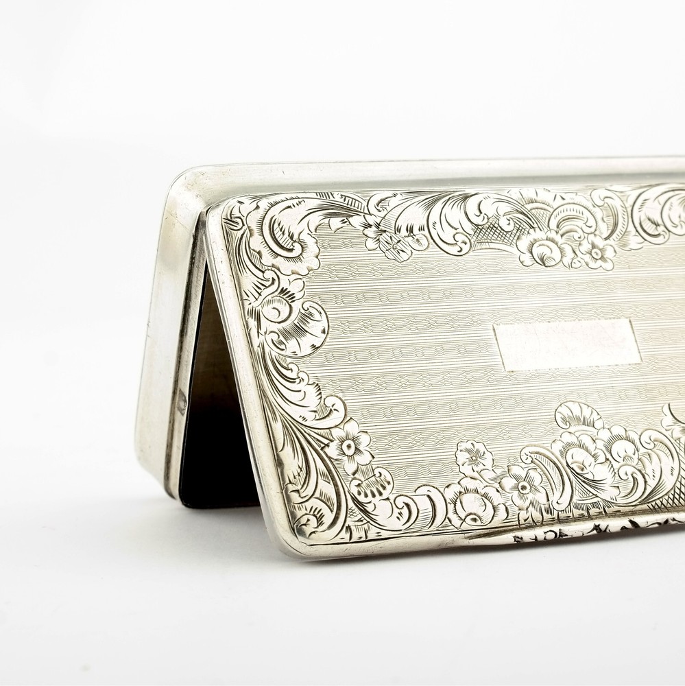 Ornate Antique French Solid Sterling Silver Snuff Box / Case.