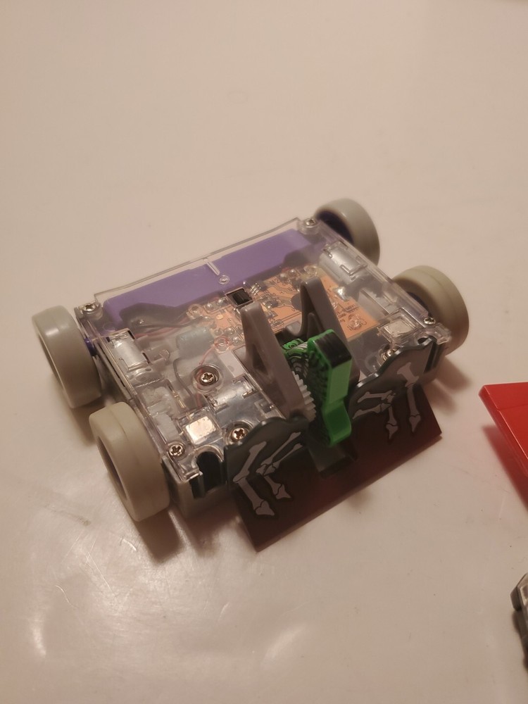2 Hexbug Battlebots And 1 Remote Lot Untested S1