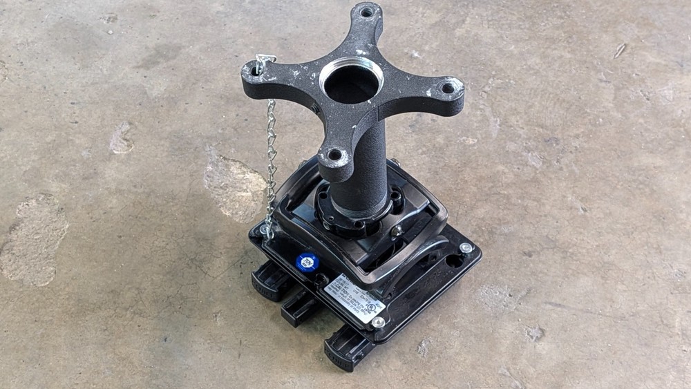 Chief Manufacturing RPMA000 Projector Mount