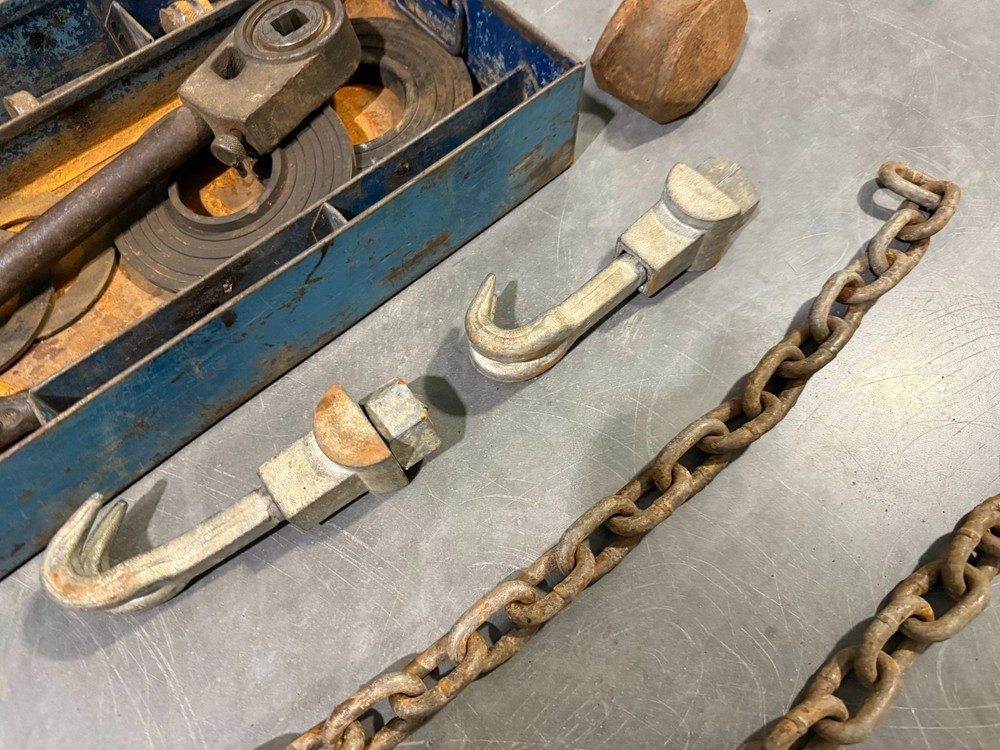 Mueller B-100 Drilling Main Water Line Tapping Pipe Tapper