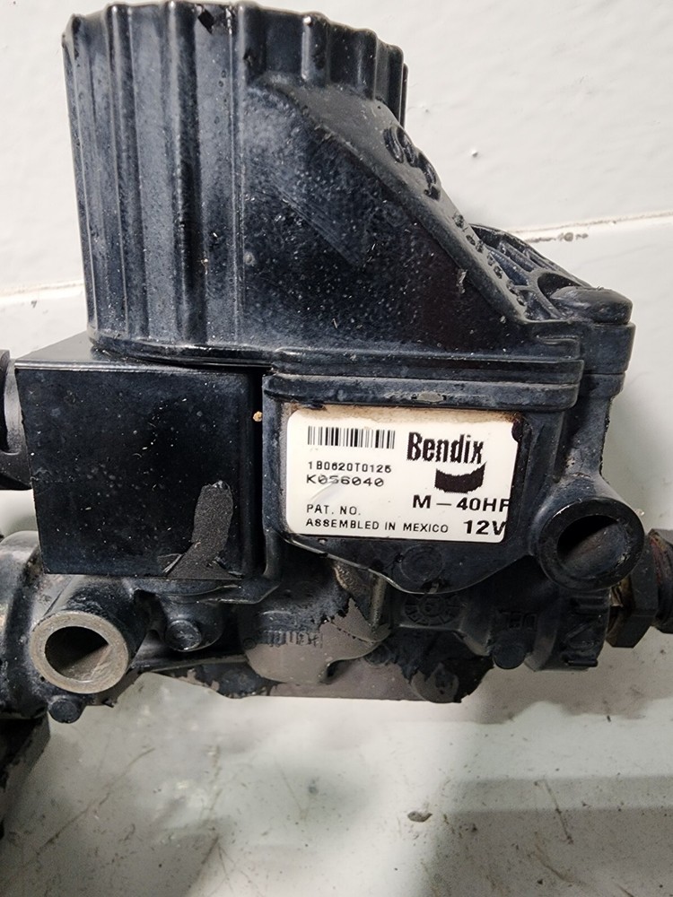 K056040 Bendix M-40HR ABS Modulator Valve 12v ASSEMBLY