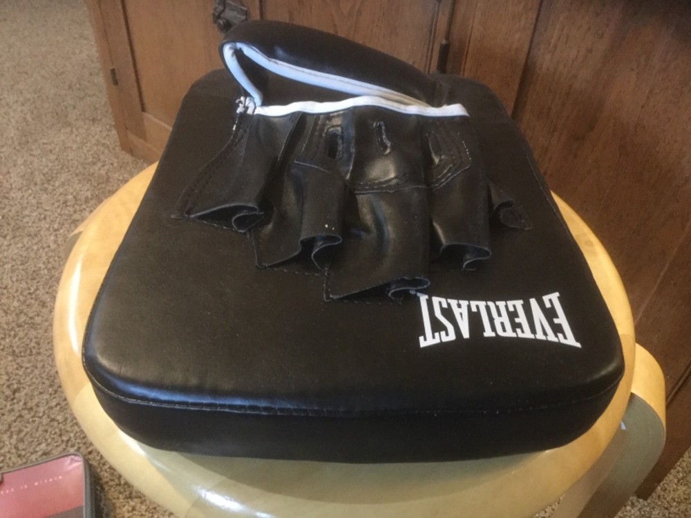 New Everlasting Advanced Target Mitt. Adult. 7526.