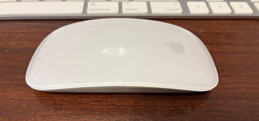 Apple A1843 Keyboard And A1657 Mouse Combo