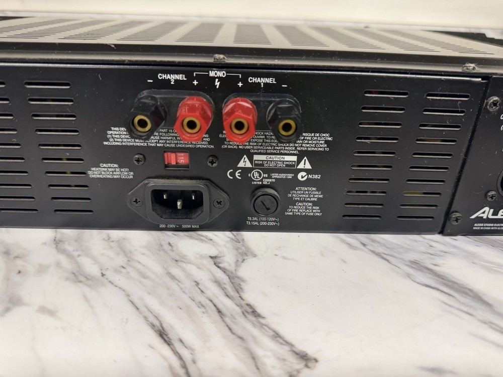 Alesis RS300 Reference Amplifier Rackmount Professional Power **FAST SHIPPING**