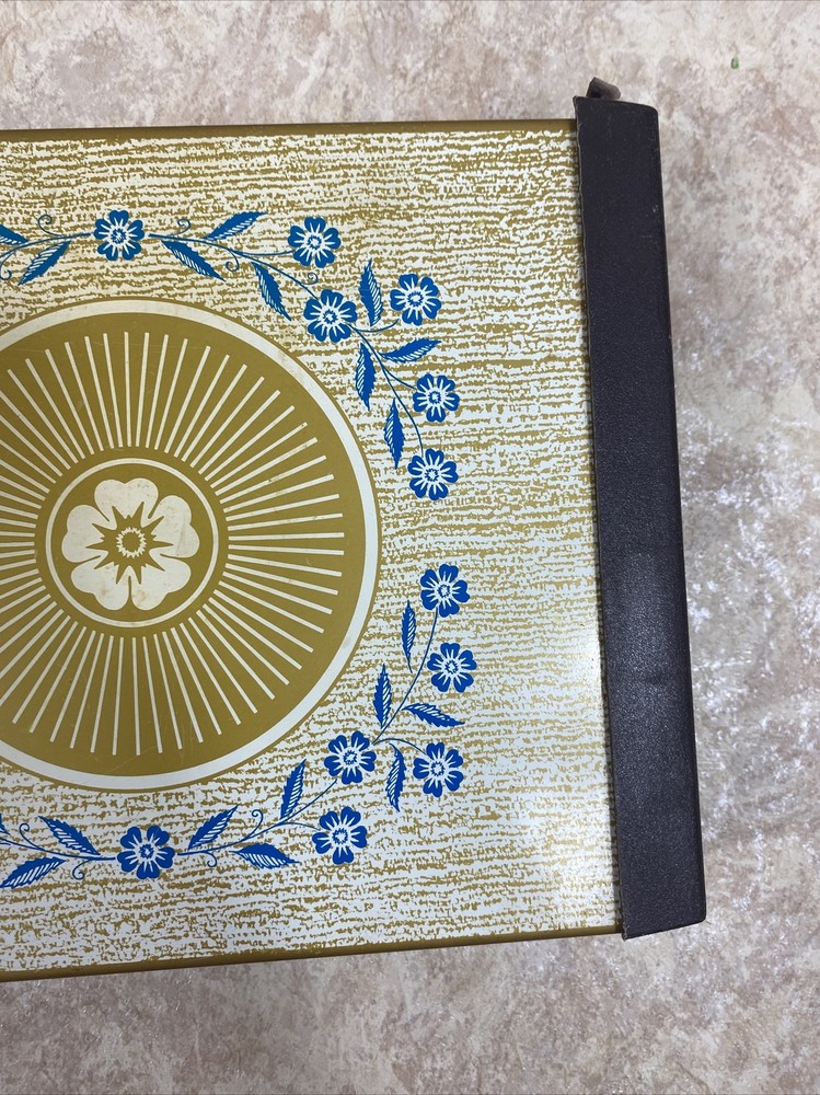 Vintage Hostess Warm-O-Tray #60 Blue Cornflower Pattern. Works