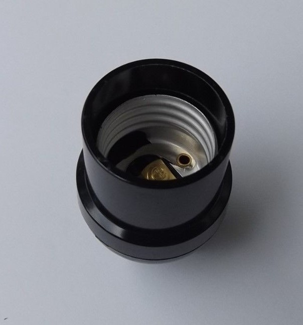 BLACK PLASTIC SHORT KEYLESS LAMP SOCKET E26 MEDIUM BASE 47675JB