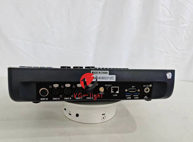 Mini Quartz Mobile Lighting Console Professional Disco Stage 2048 DMX Controller