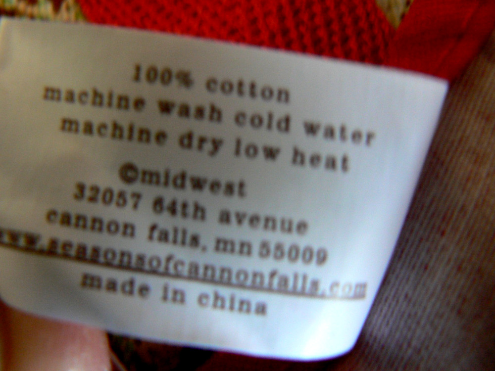 NWOT RED PRINT PATTERN KITCHEN APRON, 100%COTTON