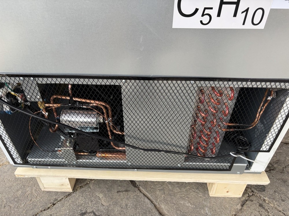 Vertical Freezer