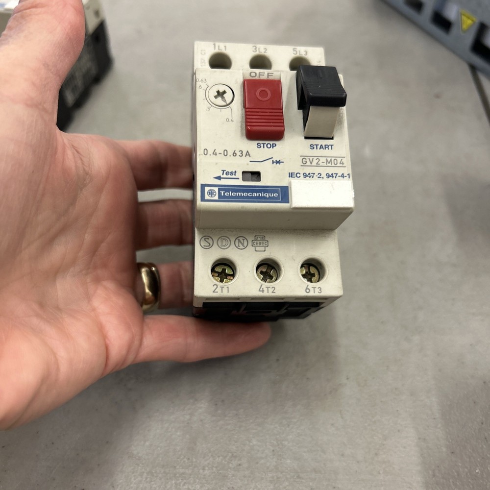 telemecanique contactor GV2-M04